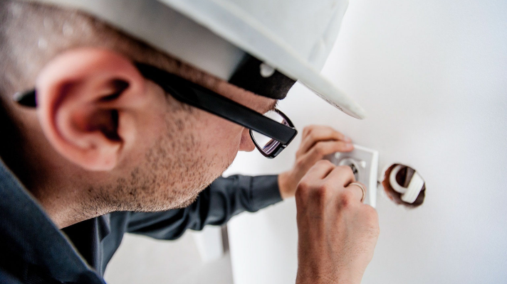 3 Tips to Help You Choose an Electrical Contractor
