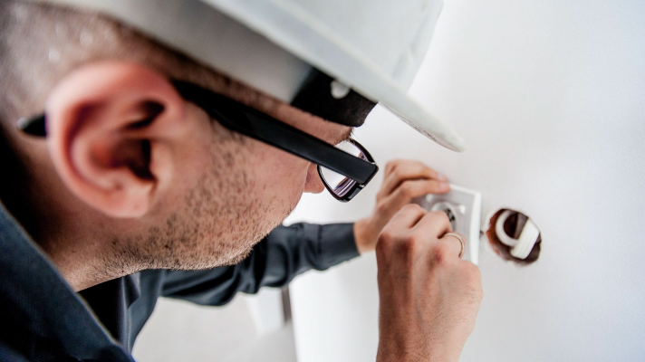 electrical contractor