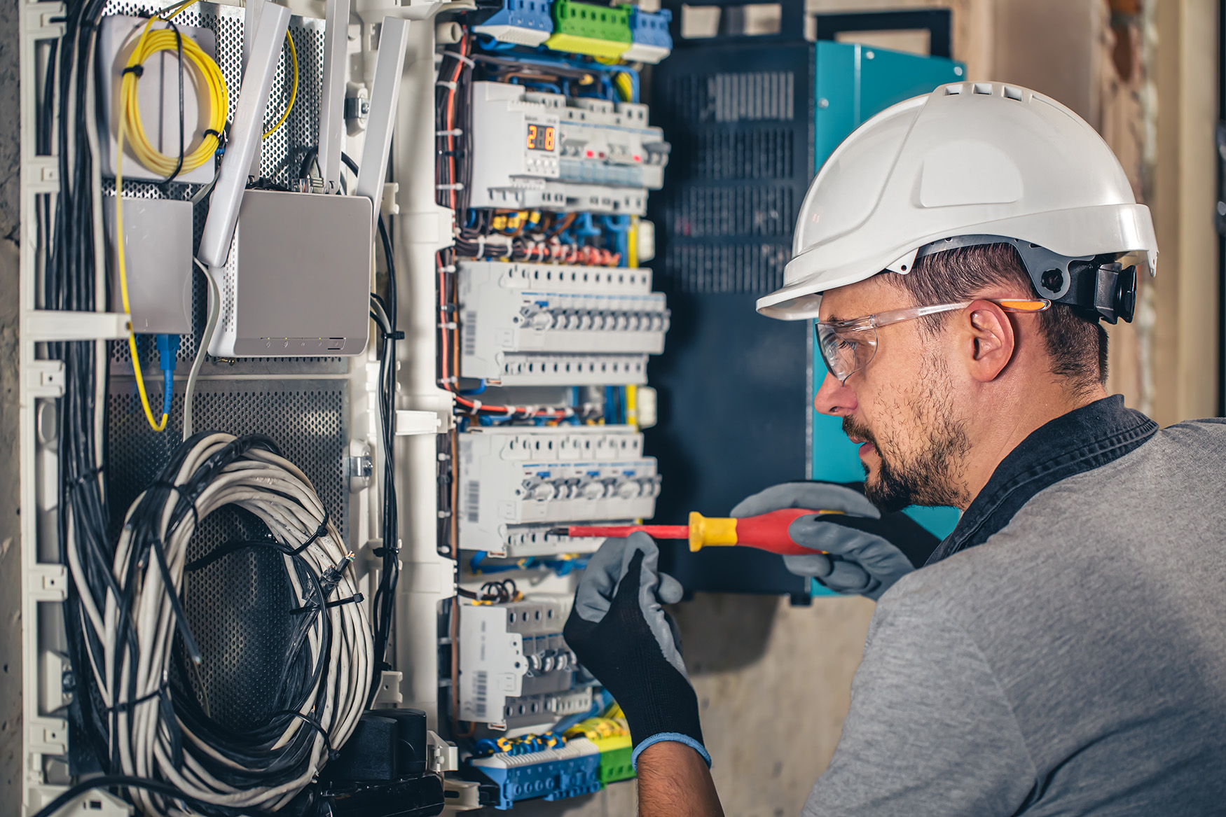 Professional Electrician Abu Dhabi
